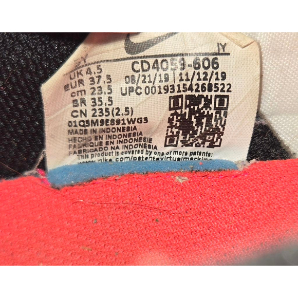 Nike | Soccer Cleats | Children | Size 2.5 - Picture 4 of 6